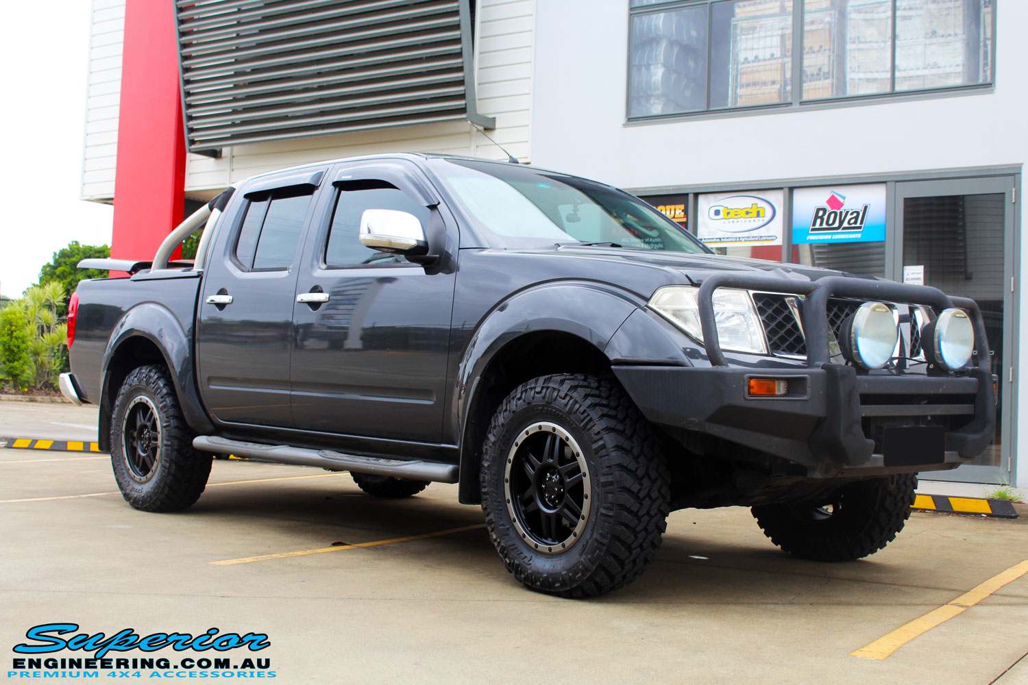 Nissan D40 Navara Dual Cab Grey 81374 Superior Customer Vehicles